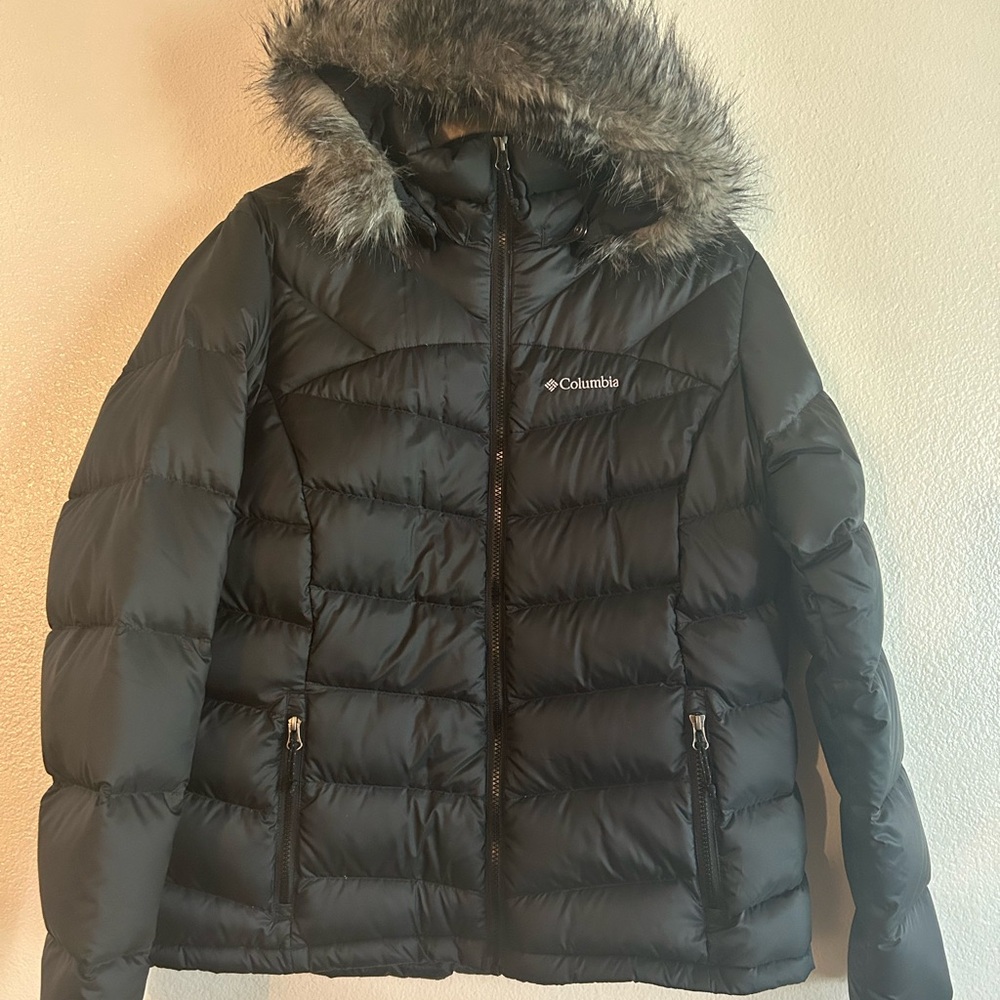 Columbia Women's Dark Puffer Jacket with Faux Fur Trim